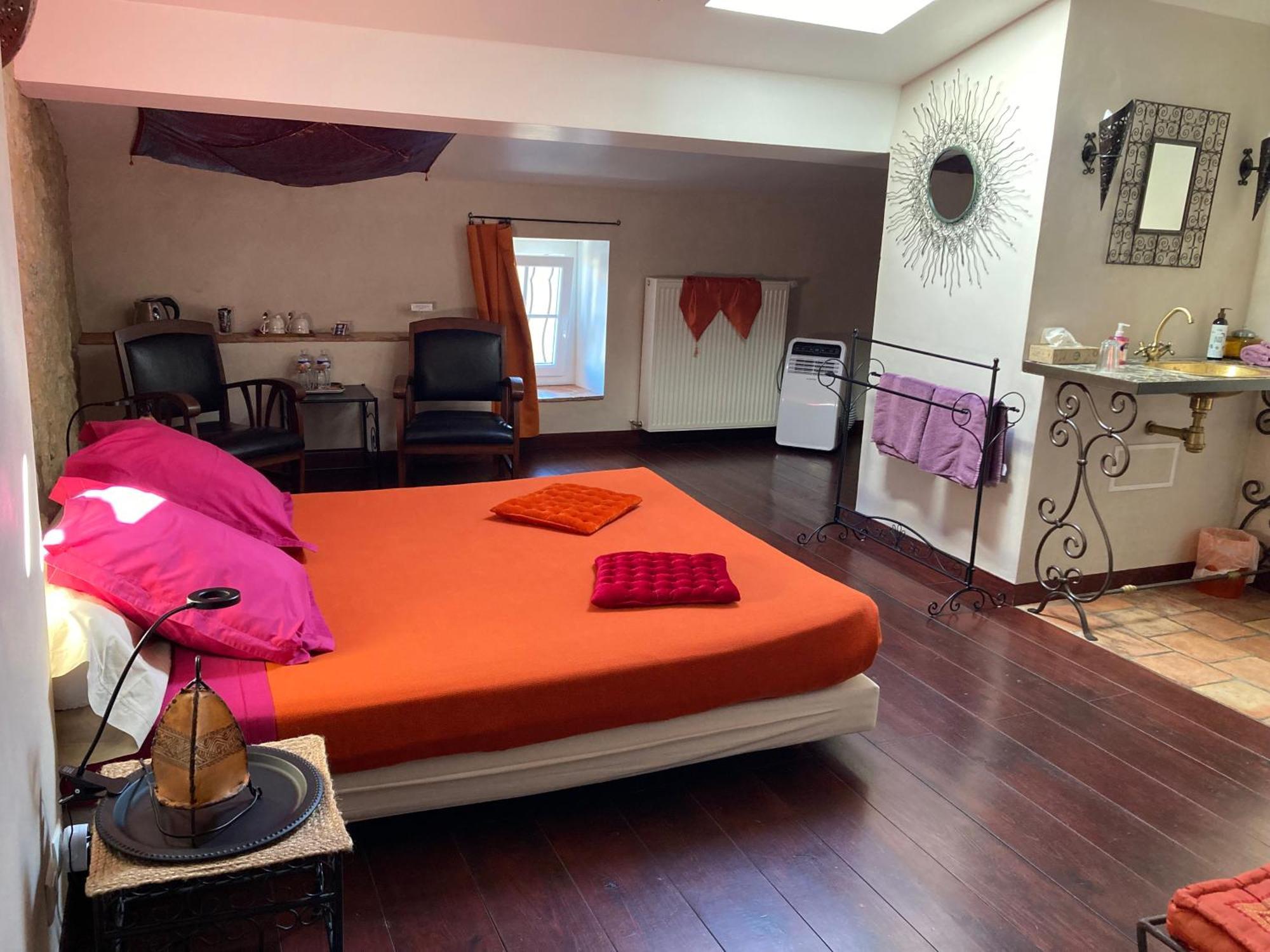 Aux Anges Gardiens Bed and breakfast 4*